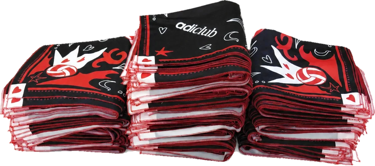 Sevkiyat öncesi ayrılmış üç ayrı bandana istifi